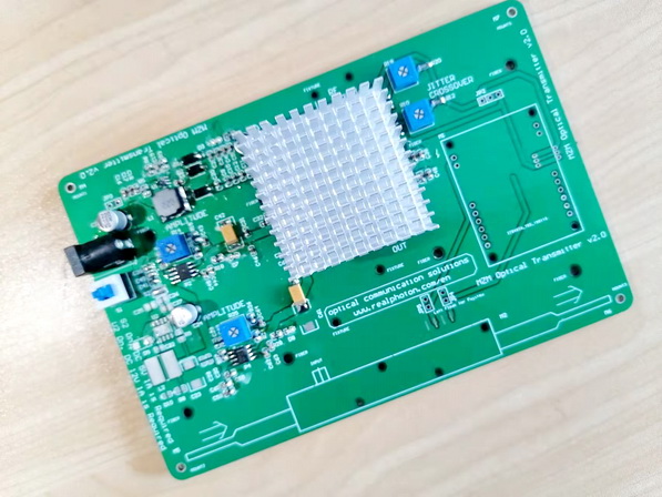 25GBaud PAM4射频驱动器 宽带放大器 3.3V